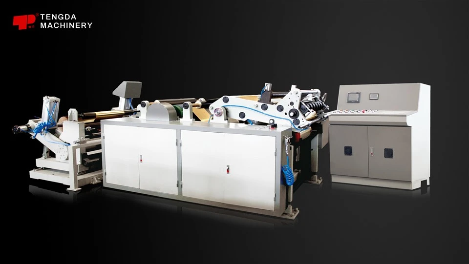 Machine de gaufrage et de refendage à arbre unique pour papier aluminium